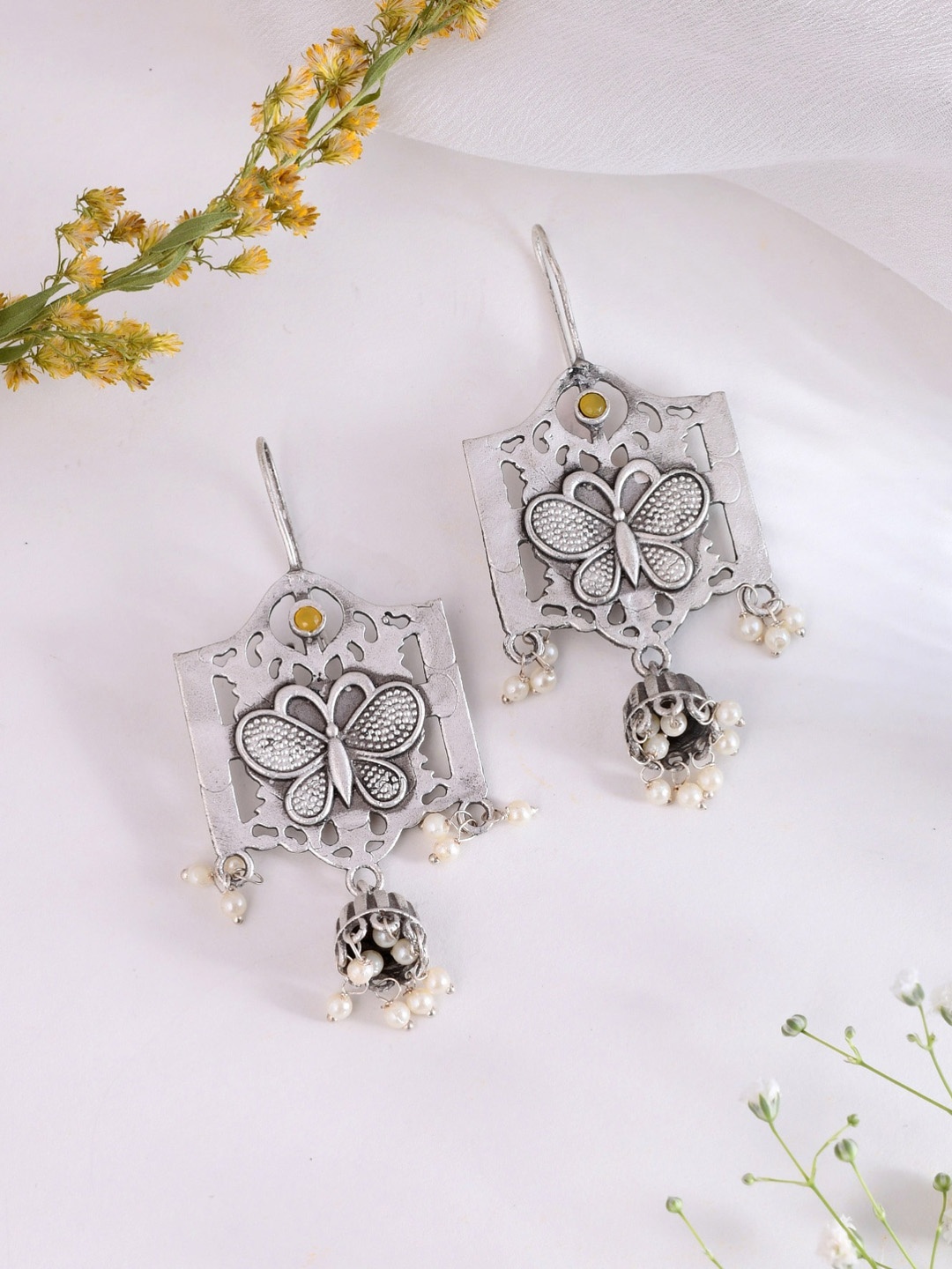 

DASTOOR Silver-Plated Beaded Classic Jhumkas