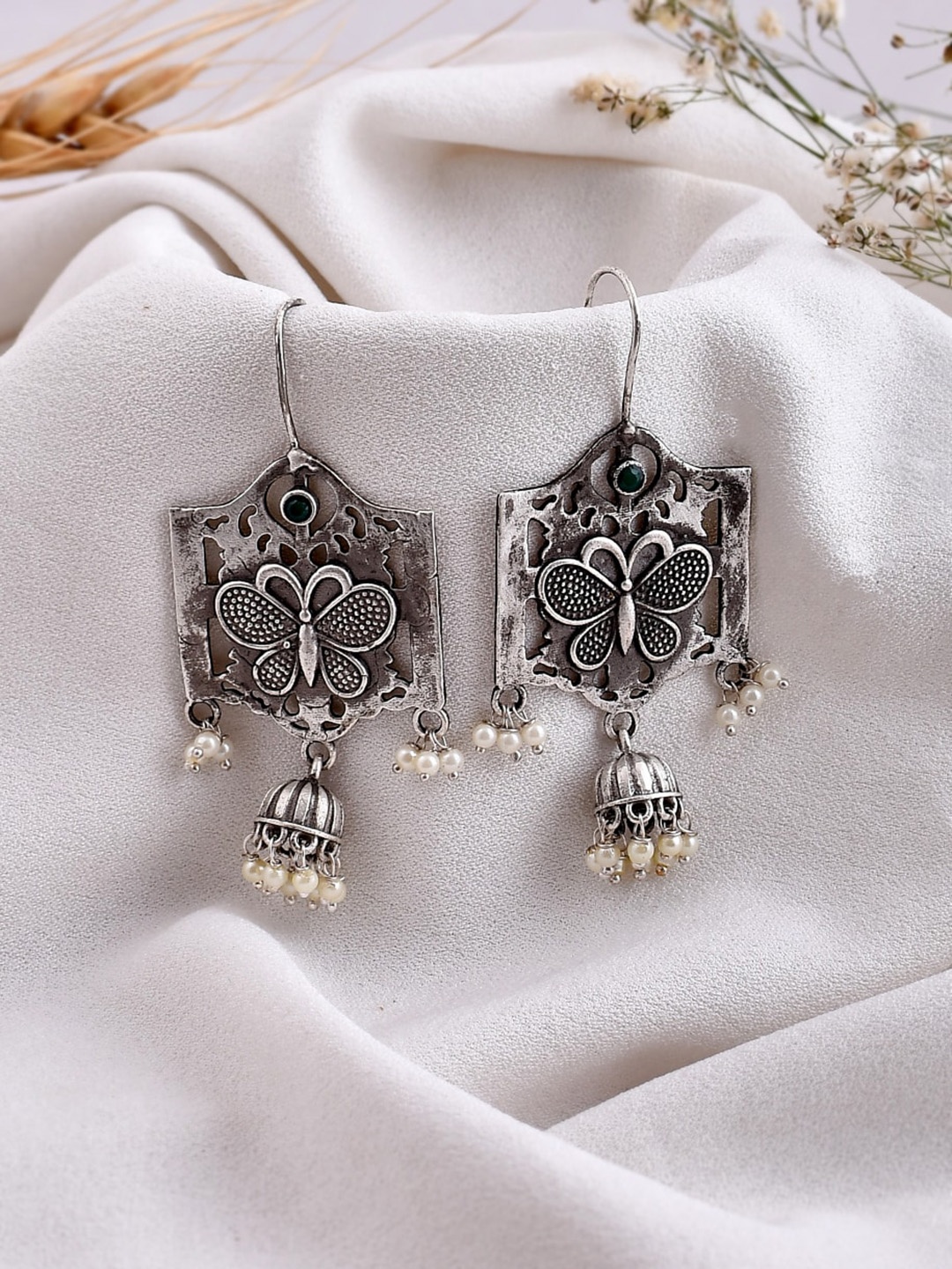 

DASTOOR Silver-Plated Beaded Classic Jhumkas