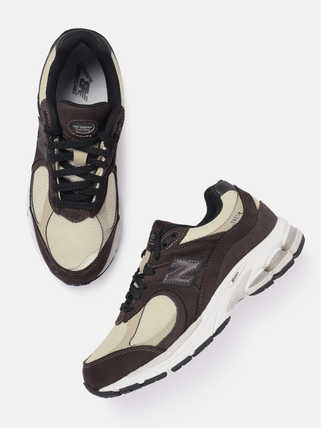 

New Balance Men 2002R Casual Shoes, Brown