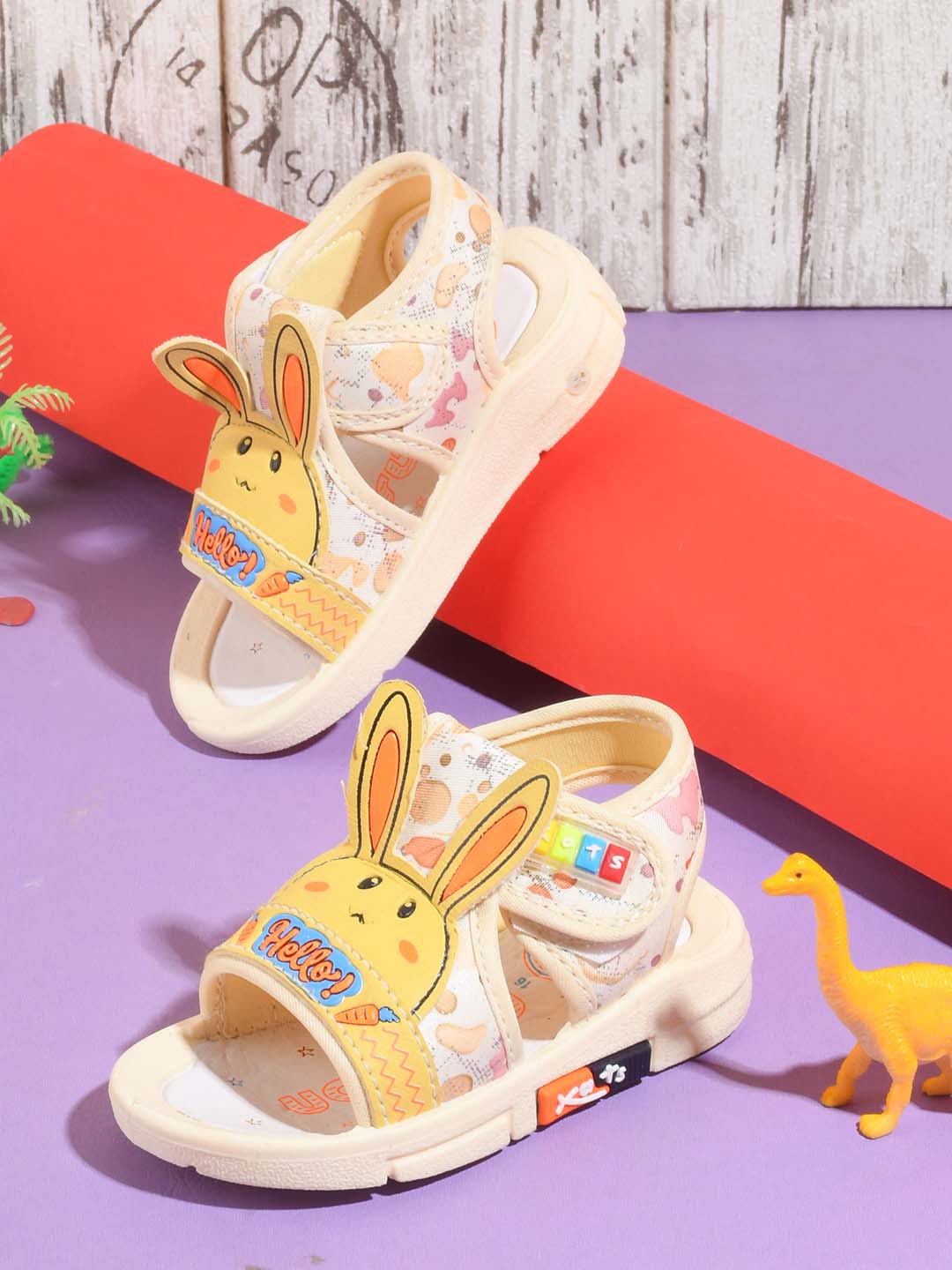 

KATS Infants Kids Printed Musical Sports Sandals, Beige