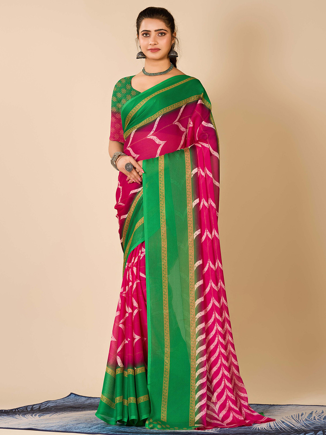 

HALFSAREE STUDIO Printed Saree With Blouse Piece, Green
