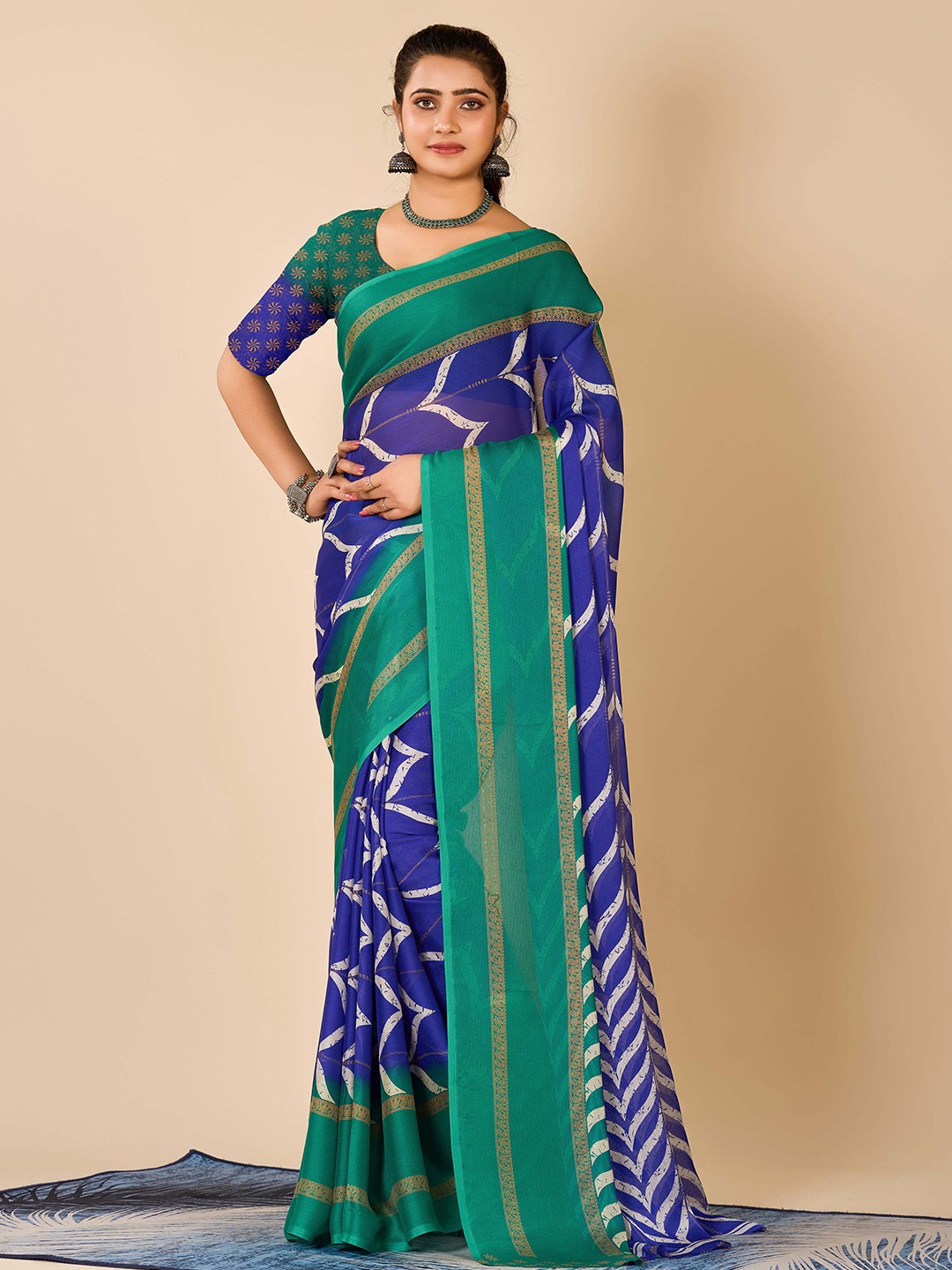 

HALFSAREE STUDIO Geometric Printed Saree, Green