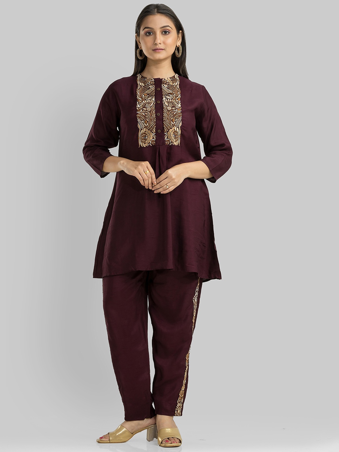 

SACRED SUTA Embroidered Tunic With Trousers Co-Ords, Burgundy