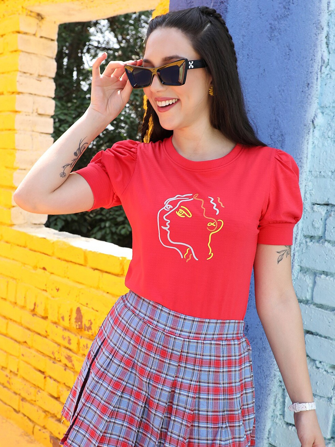 

PINACOLADA Round Neck Puff Sleeves Top, Red