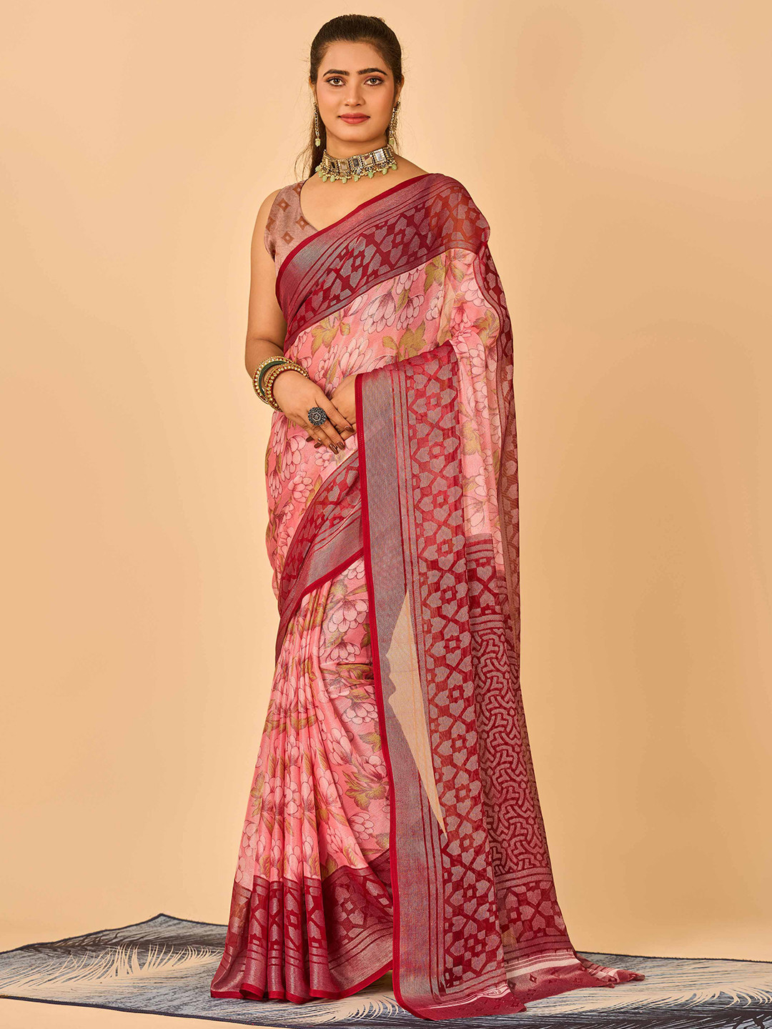 

HALFSAREE STUDIO Floral Printed Saree, Peach
