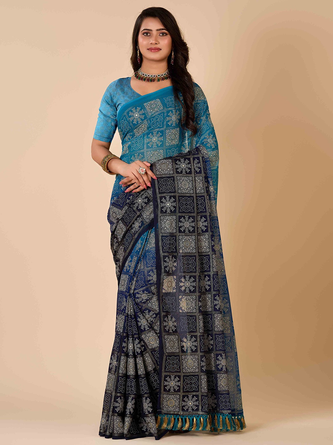 

HALFSAREE STUDIO Floral Printed Saree, Blue