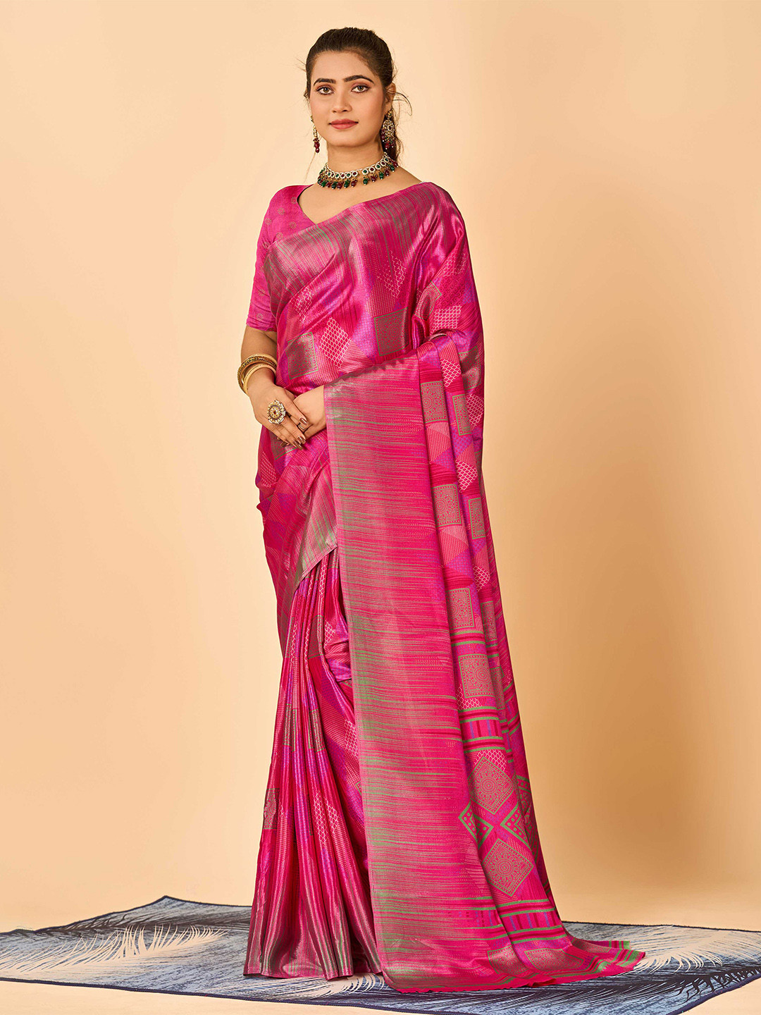 

HALFSAREE STUDIO Geometric Printed Saree, Pink