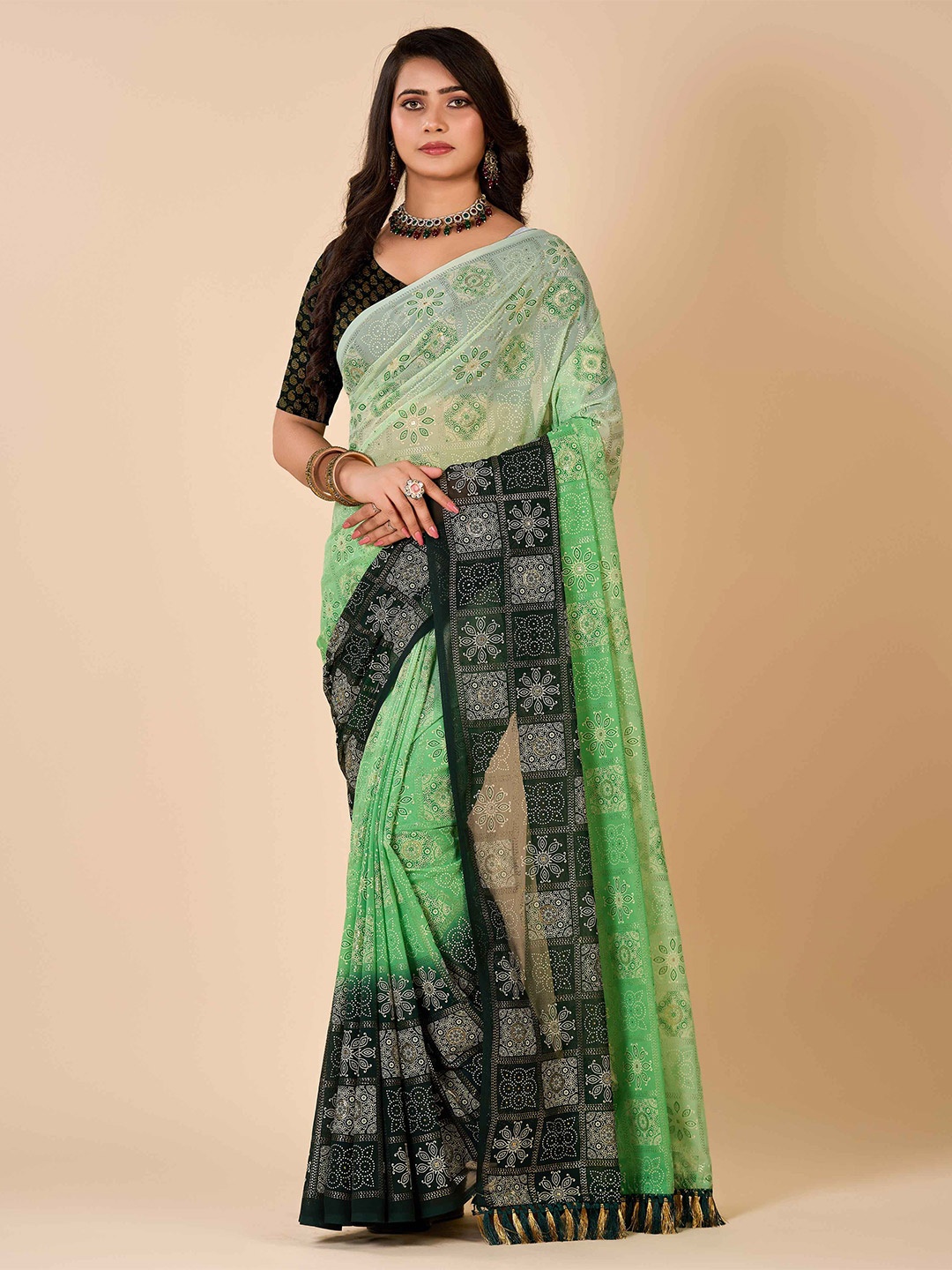 

HALFSAREE STUDIO Ethnic Motifs Printed Saree, Green