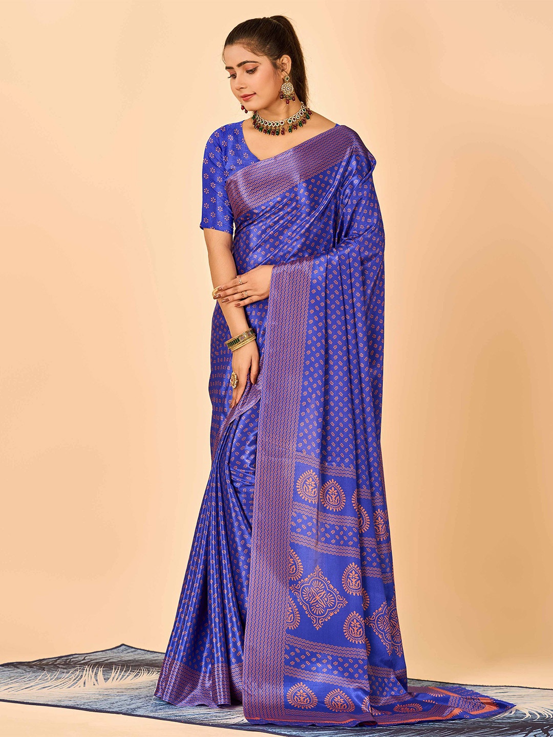 

HALFSAREE STUDIO Ethnic Motifs Printed Saree, Blue