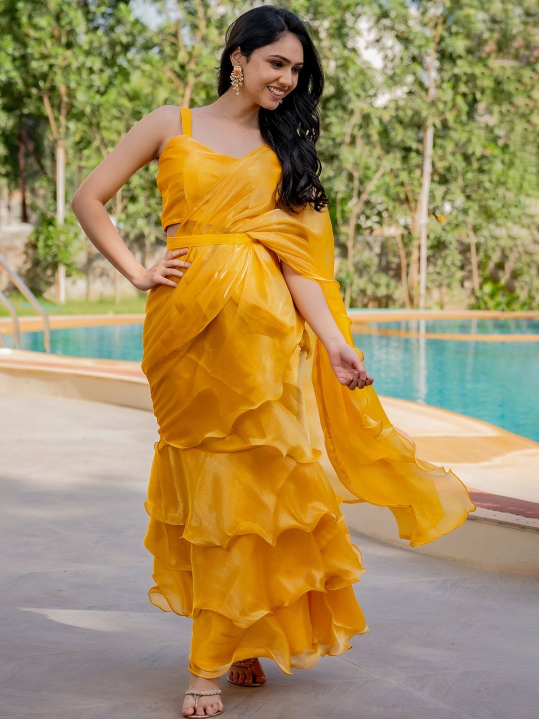 

HOUSE OF JAMOTI Tissue Saree & Stitched Blouse, Yellow