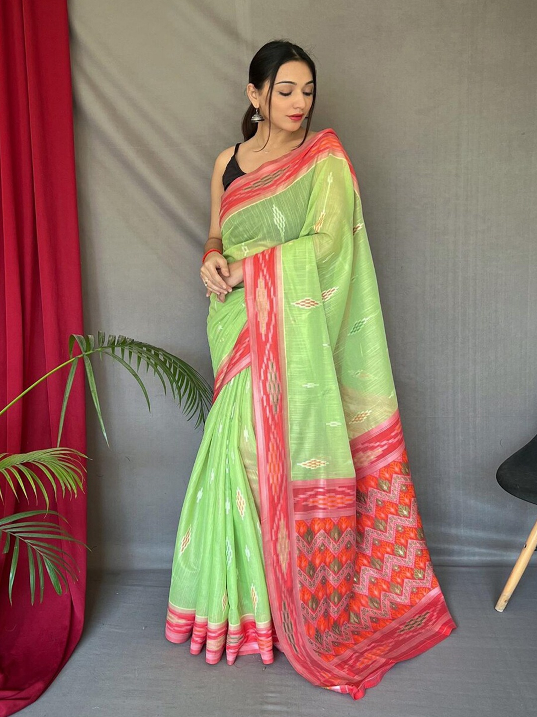 

SGF11 Ethnic Motifs Woven Design Silk Cotton Chanderi Saree, Green
