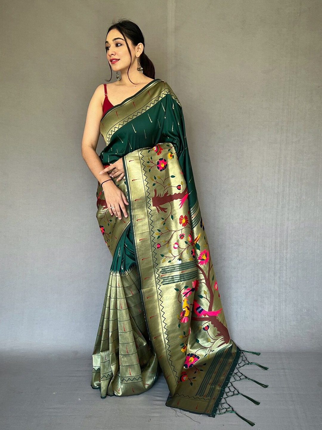 

SGF11 Floral Woven Design Zari Silk Cotton Narayan Peth Saree, Green