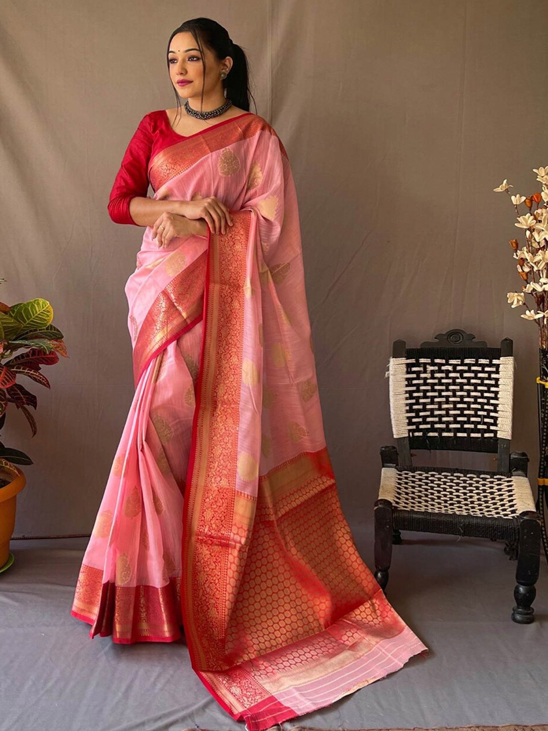 

SGF11 Ethnic Motifs Woven Design Zari Silk Cotton Kanjeevaram Saree, Pink