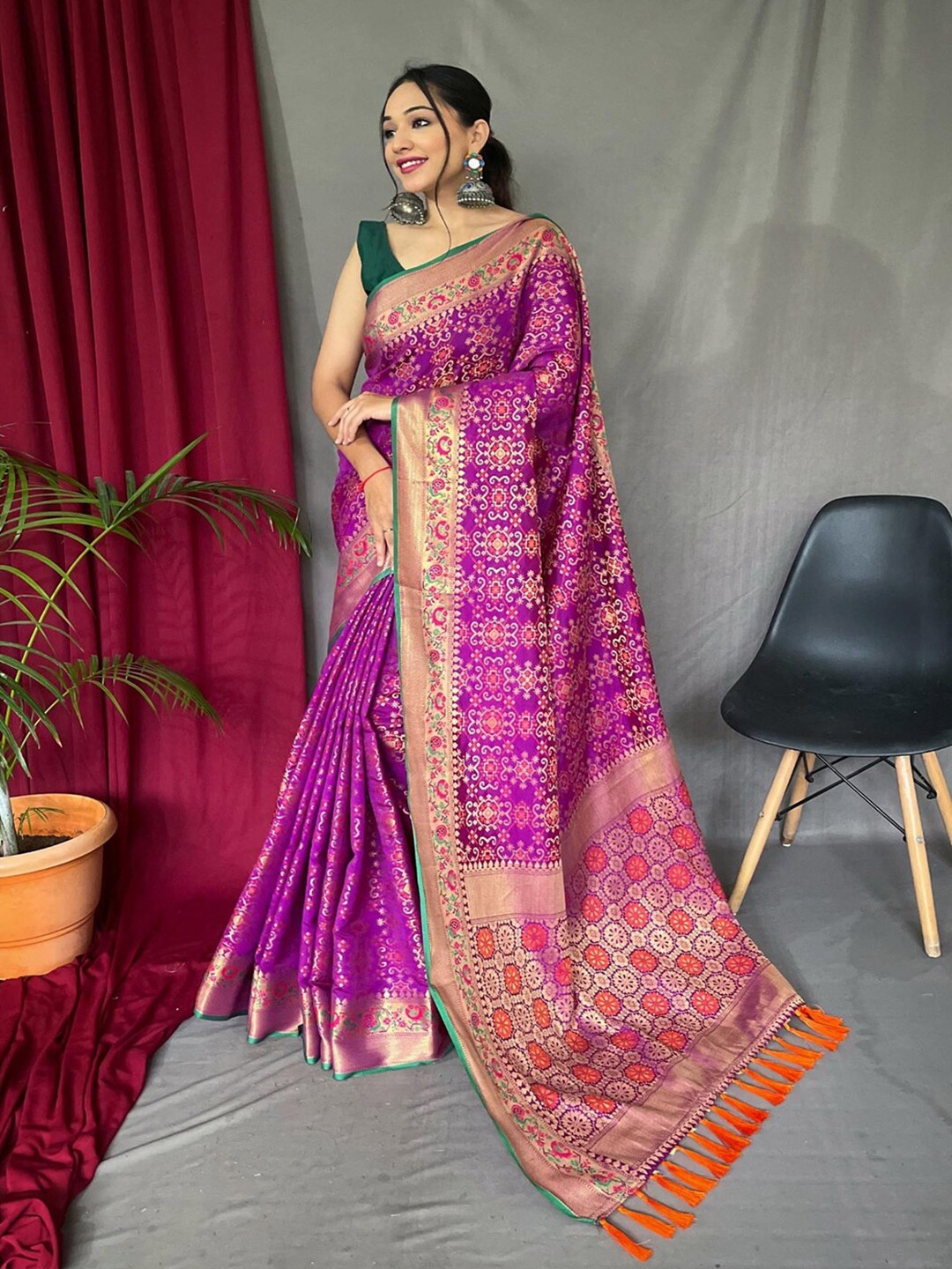 

SGF11 Floral Woven Design Zari Silk Cotton Patola Saree, Purple