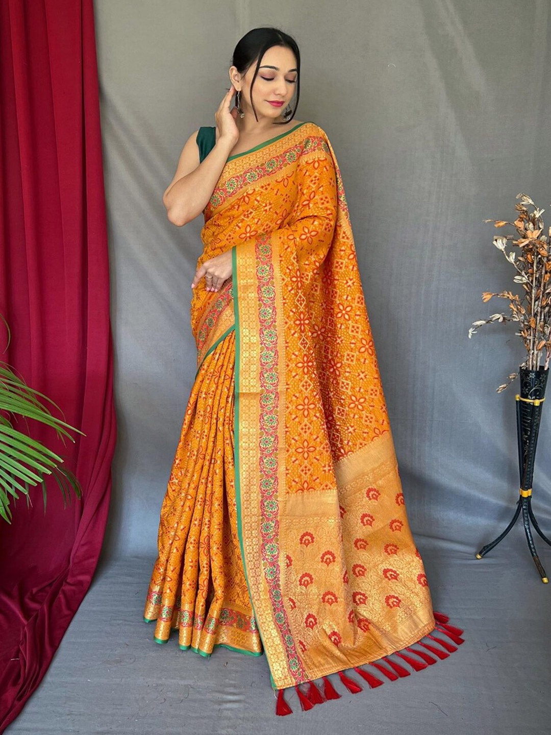 

SGF11 Woven Design Zari Silk Cotton Patola Saree, Yellow