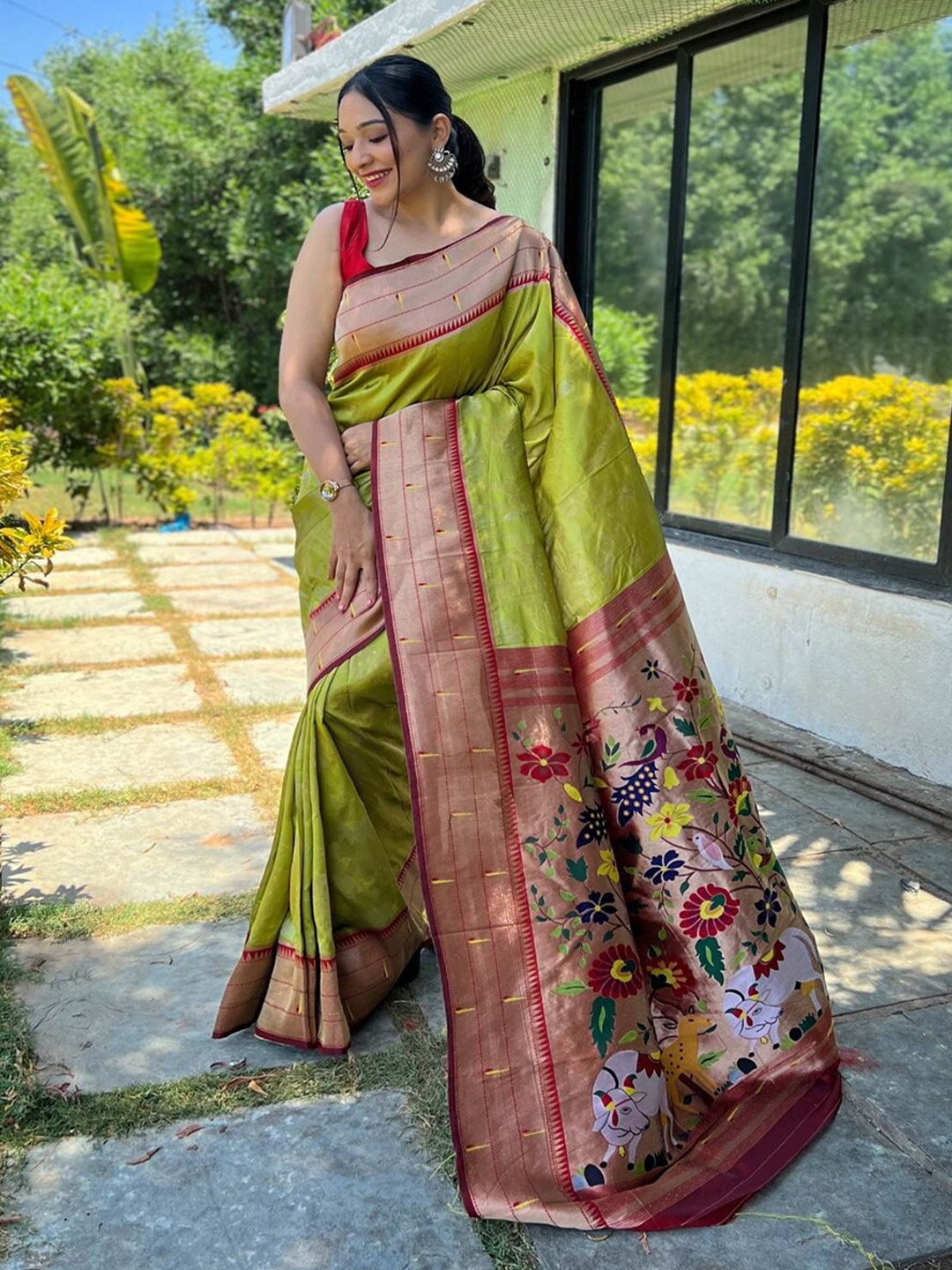 

SGF11 Ethnic Motifs Woven Design Zari Silk Cotton Narayan Peth Saree, Green
