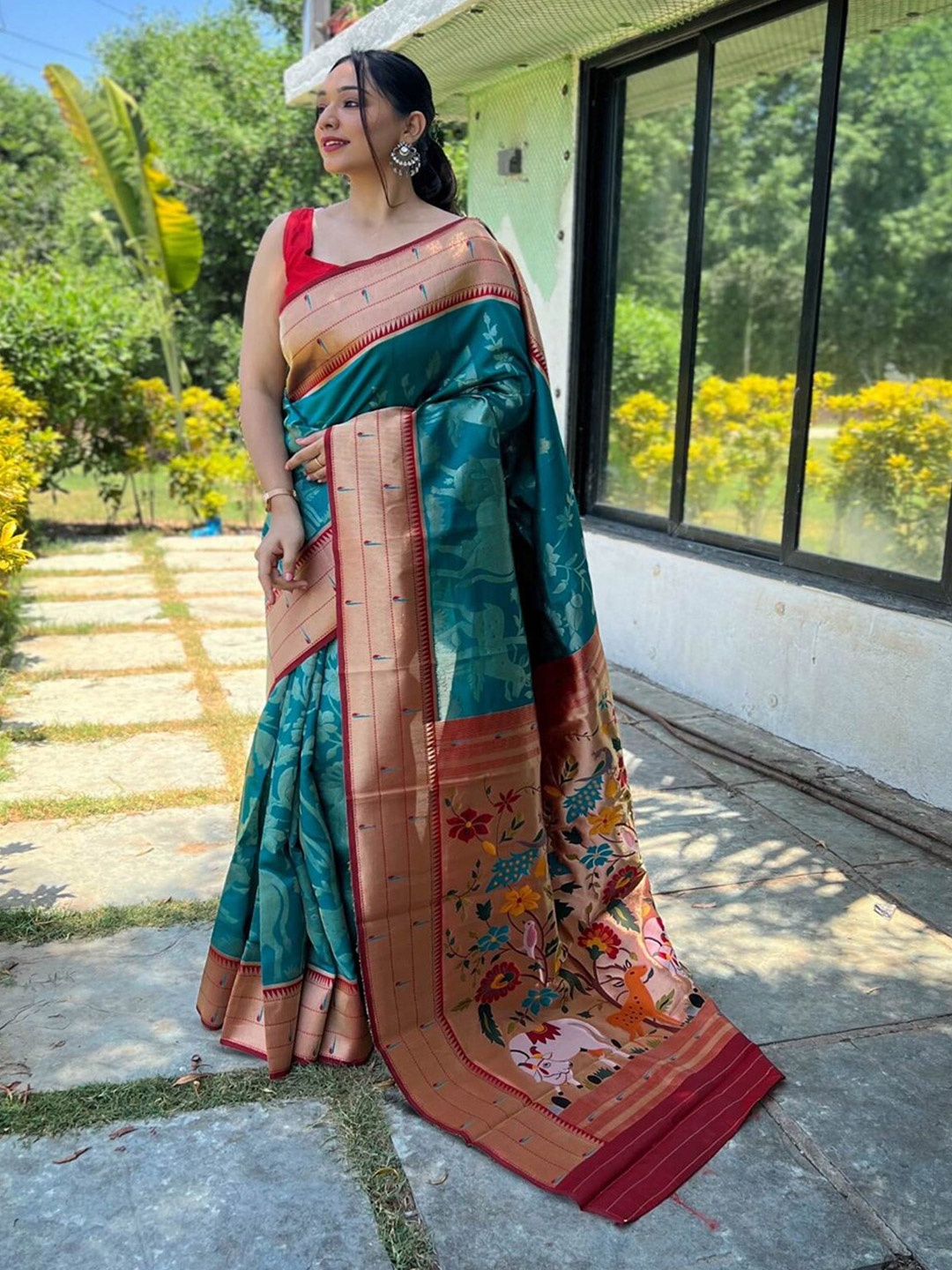

SGF11 Ethnic Motifs Woven Design Zari Silk Cotton Narayan Peth Saree, Blue