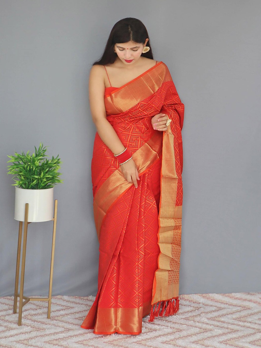 

SGF11 Woven Design Heavy Zari Work Kanjeevaram Patola Silk Saree, Red