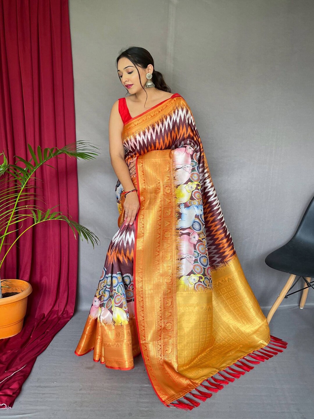 

SGF11 Geometric Printed Zari Silk Cotton Banarasi Saree, Orange