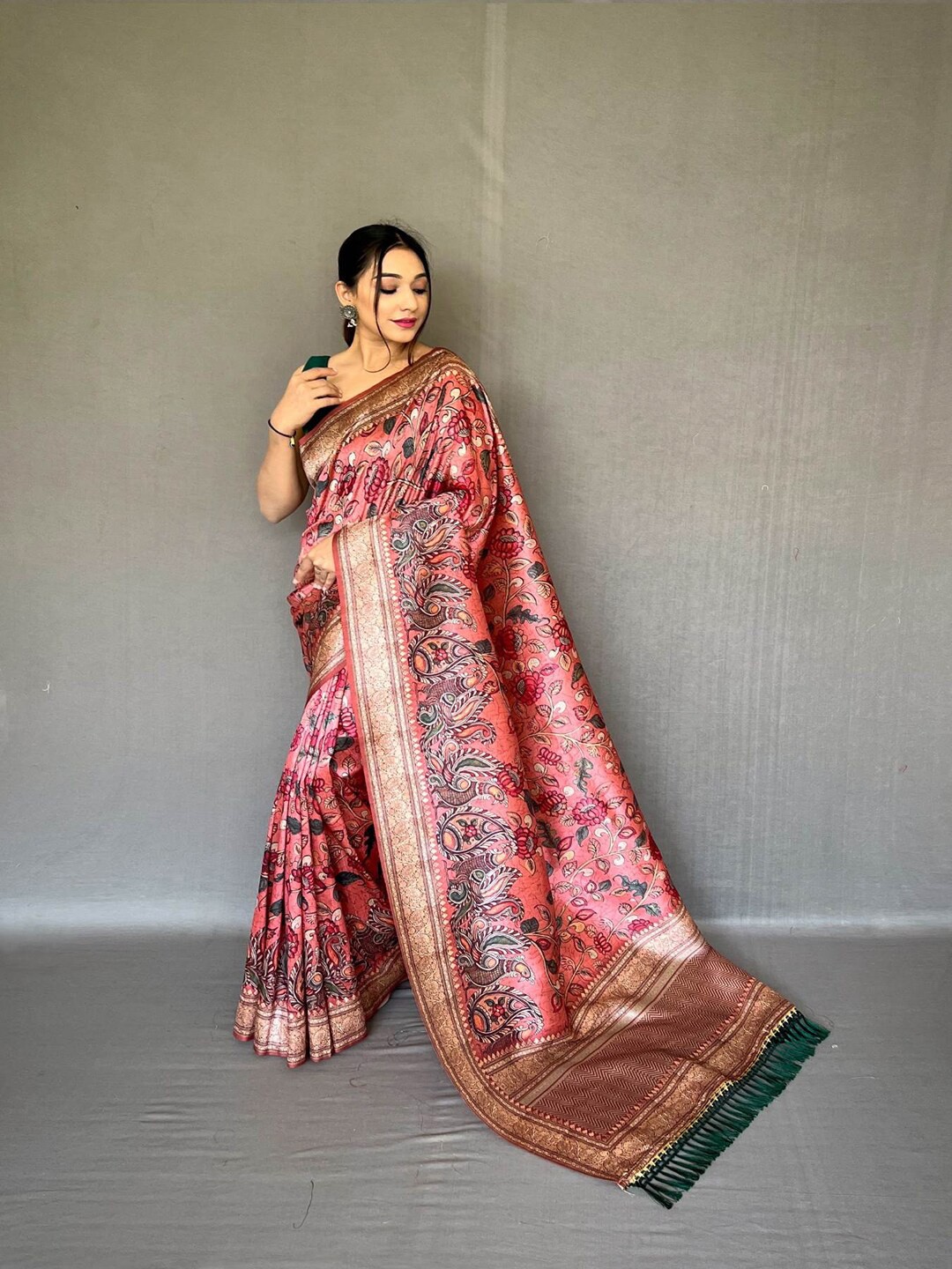 

SGF11 Floral Printed Silk Cotton Kanjeevaram Saree, Pink