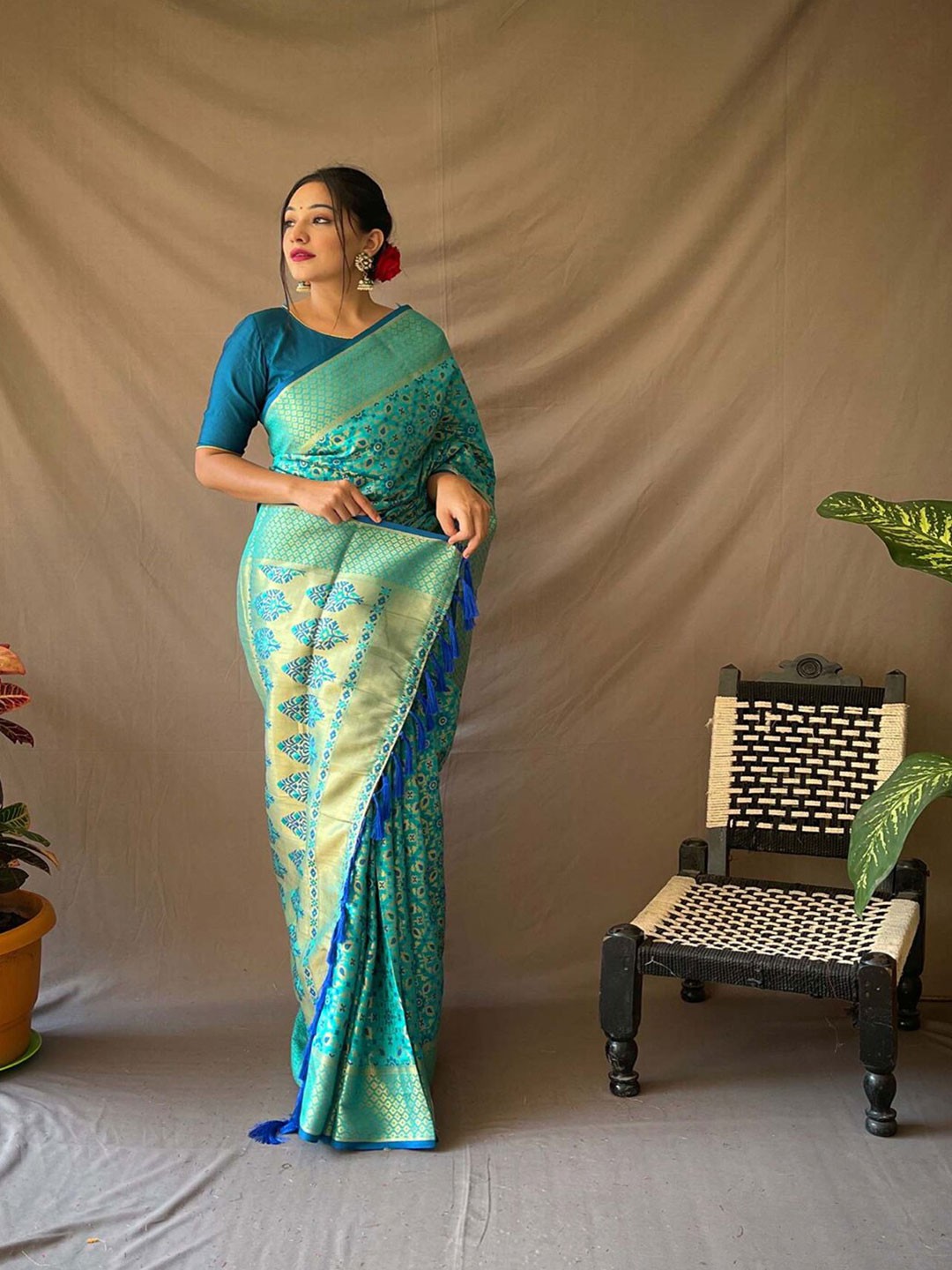 

SGF11 Woven Design Heavy Zari Work Kanjeevaram Patola Silk Saree, Blue