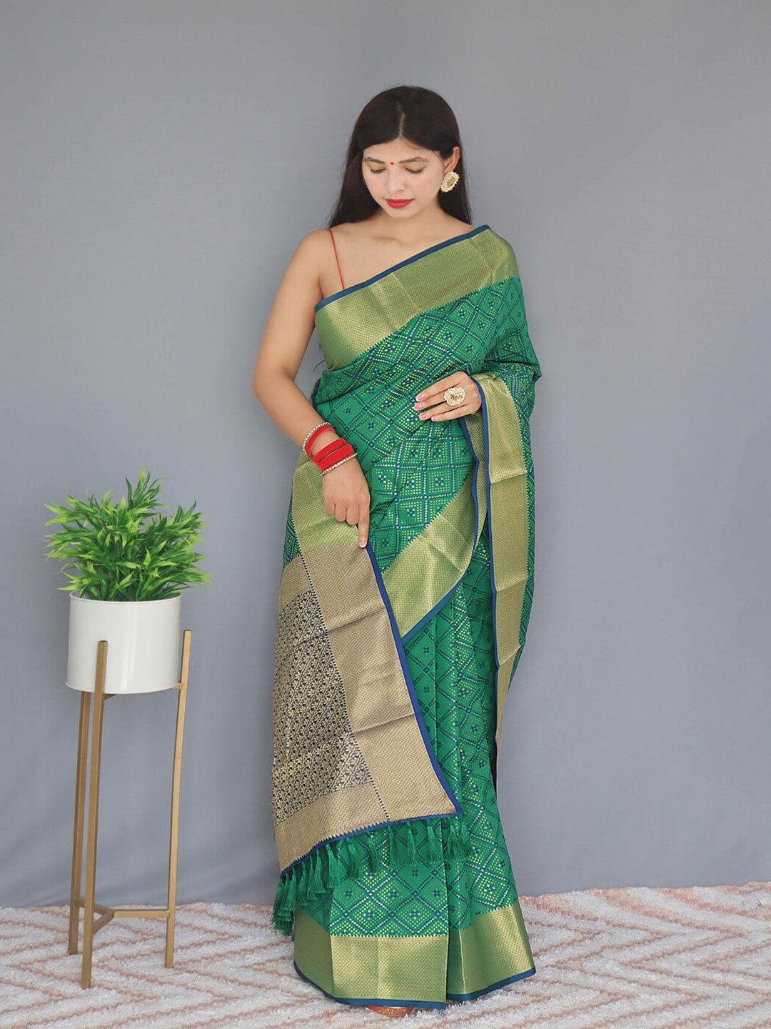 

SGF11 Woven Design Heavy Zari Work Kanjeevaram Patola Silk Saree, Green