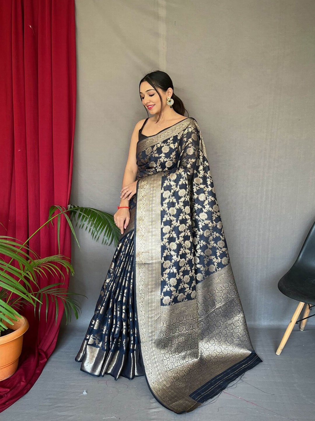 

SGF11 Floral Woven Design Zari Silk Cotton Banarasi Saree, Navy blue