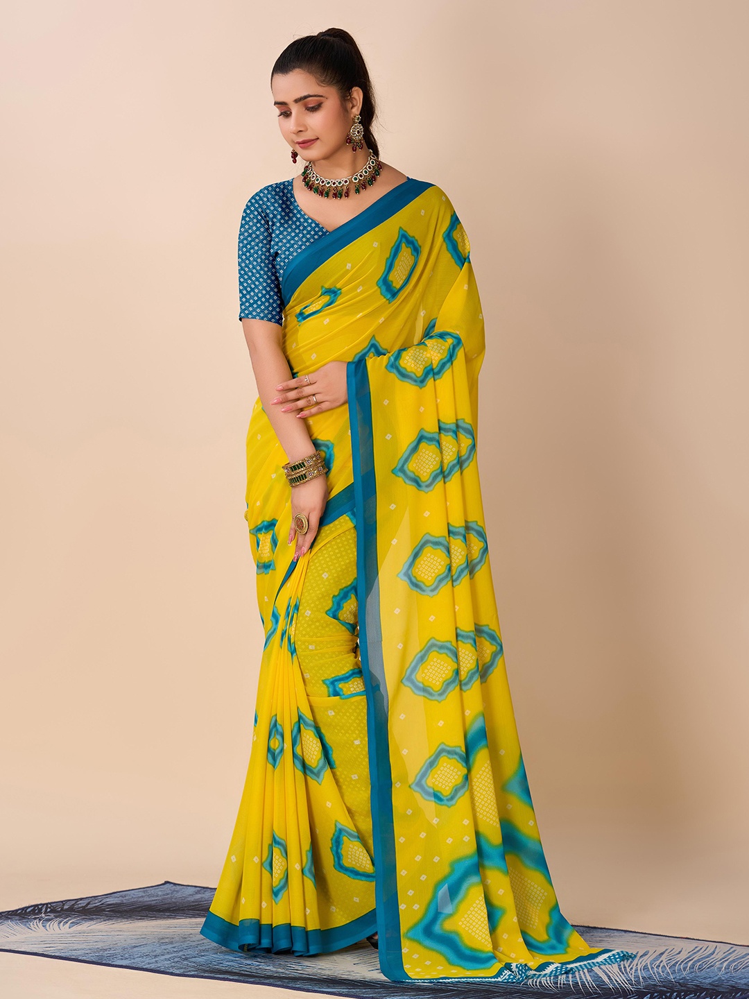 

HALFSAREE STUDIO Bandhani Printed Saree, Yellow