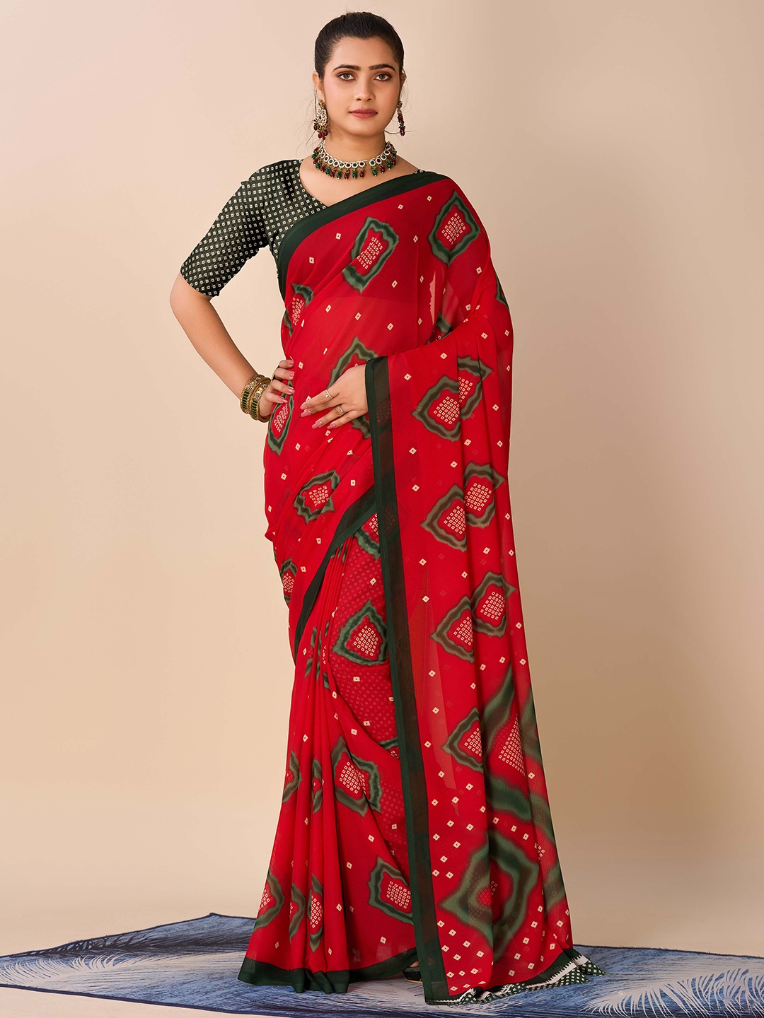 

HALFSAREE STUDIO Bandhani Printed Saree, Red