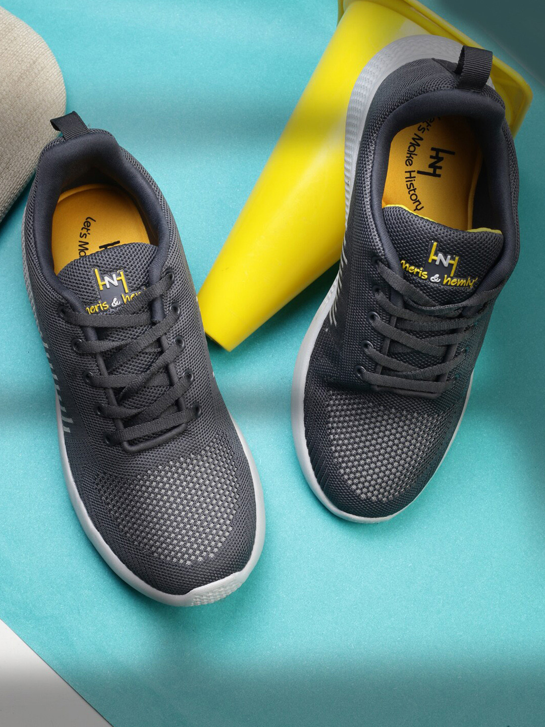 

Heris & Hemly Men Textured Lace-Up Running Shoes, Grey