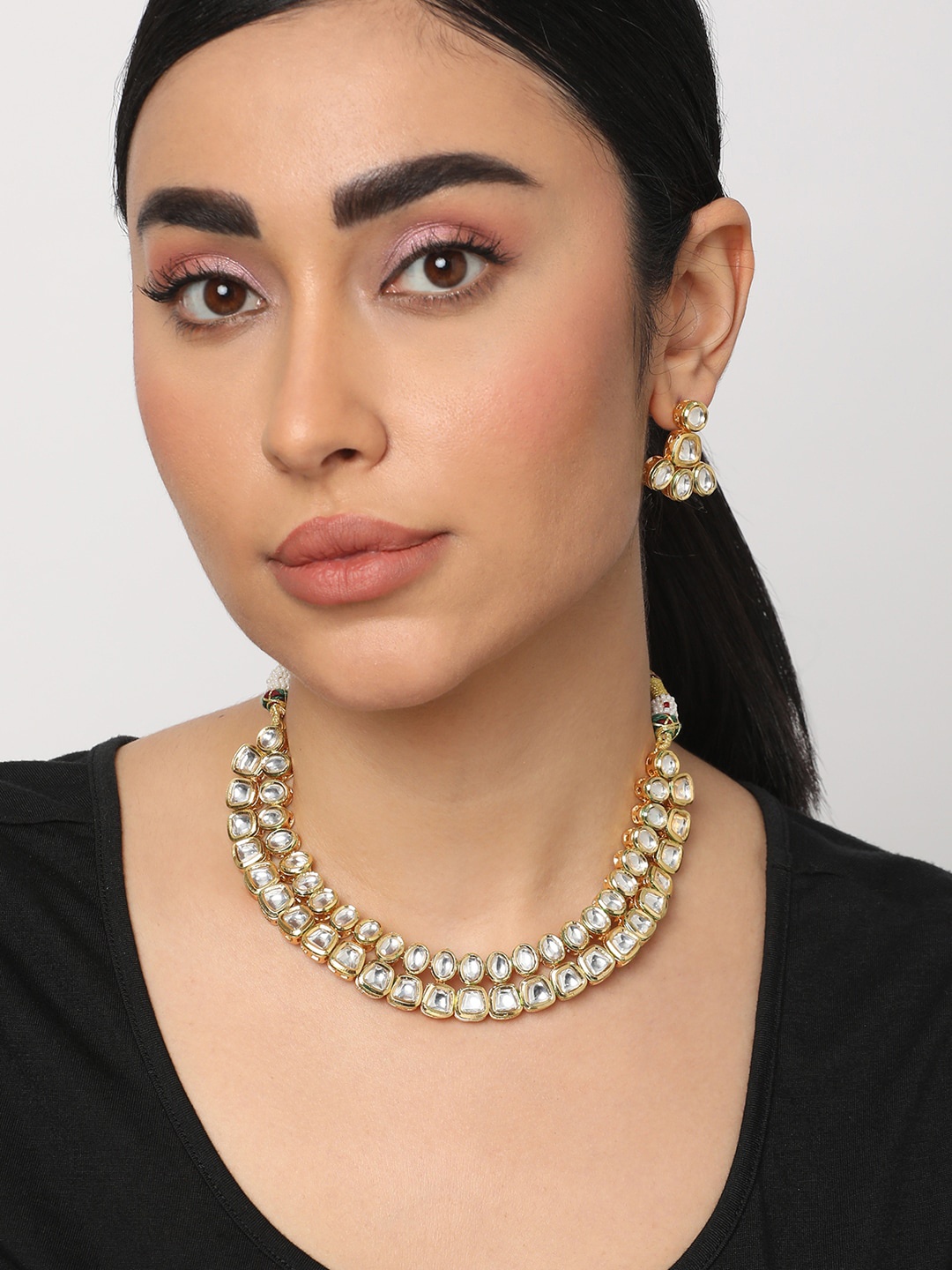 

Niska Kundan Stone-Studded Jewellery Set, Gold