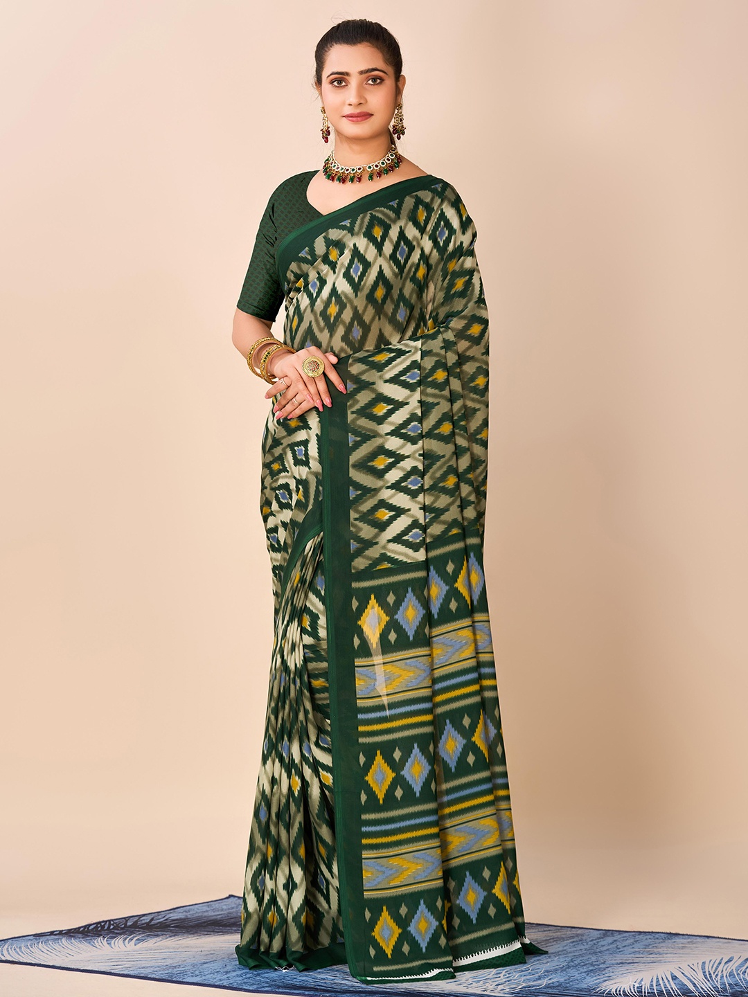 

HALFSAREE STUDIO Geometric Printed Saree, Green