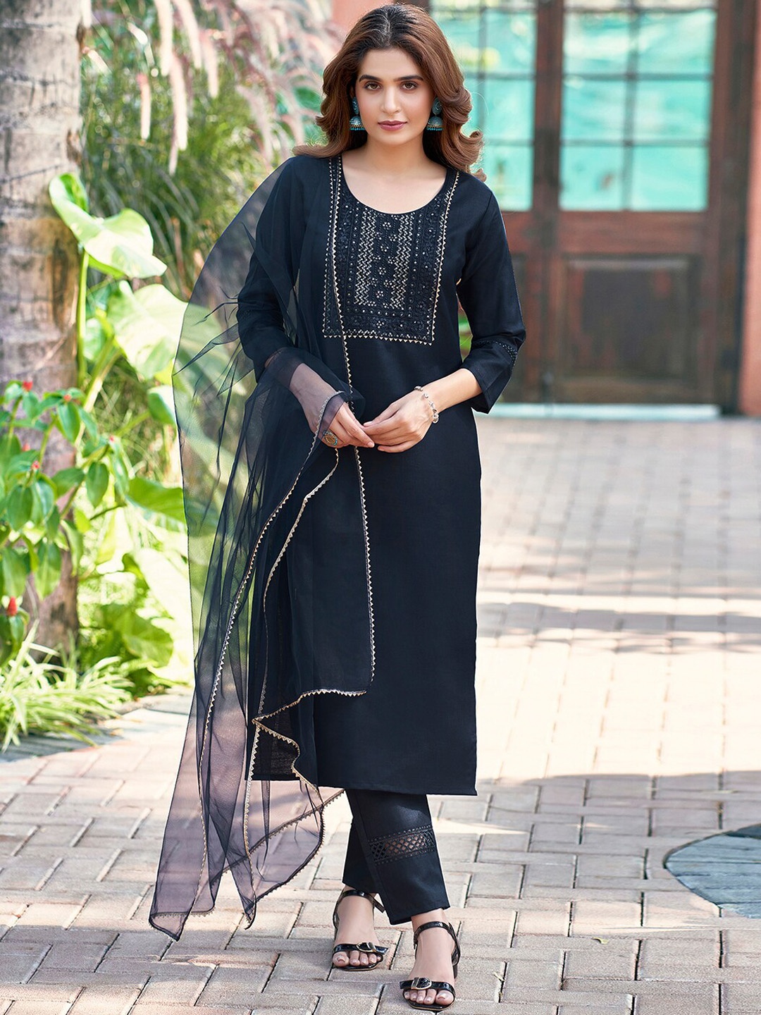 

SKYLEE Ethnic Motifs Yoke Design Regular Sequinned Kurta with Trousers & With Dupatta, Navy blue