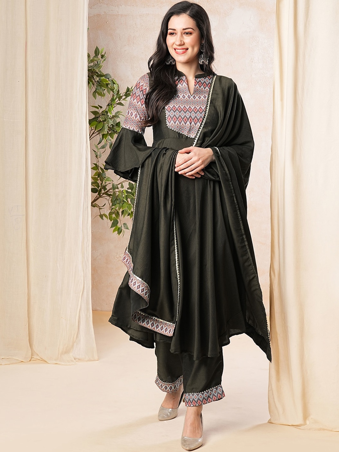 

SKYLEE Yoke Design Regular Kurta with Palazzos & With Dupatta, Olive