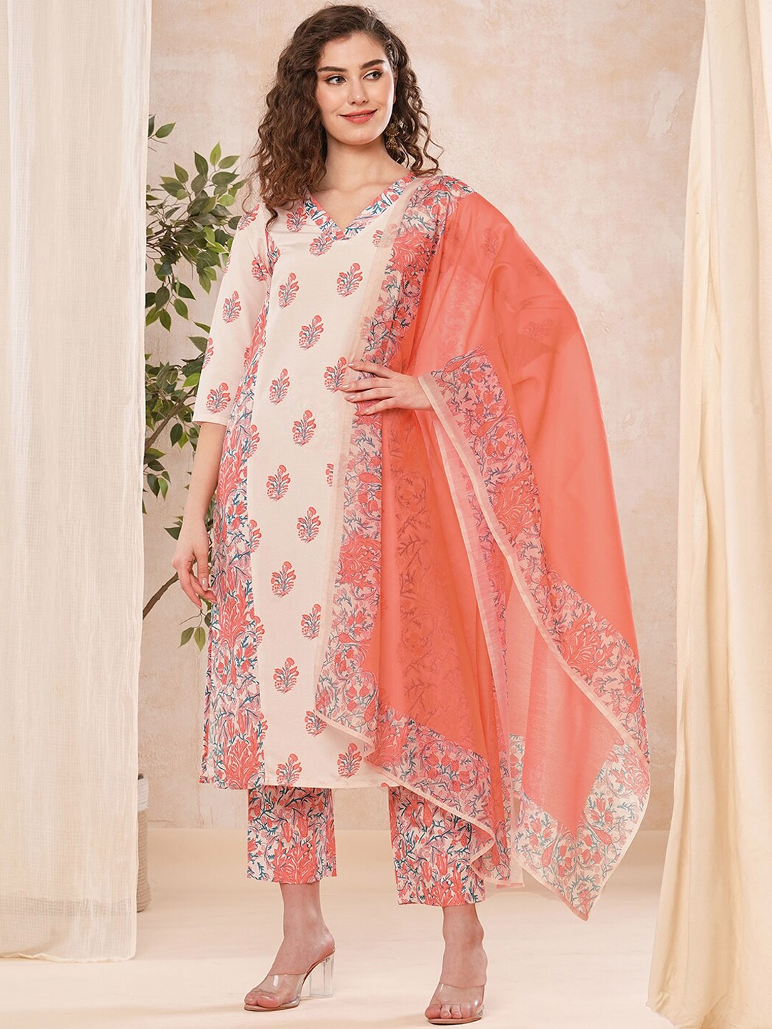 

SKYLEE Floral Printed Regular Kurta with Trousers & With Dupatta, Peach