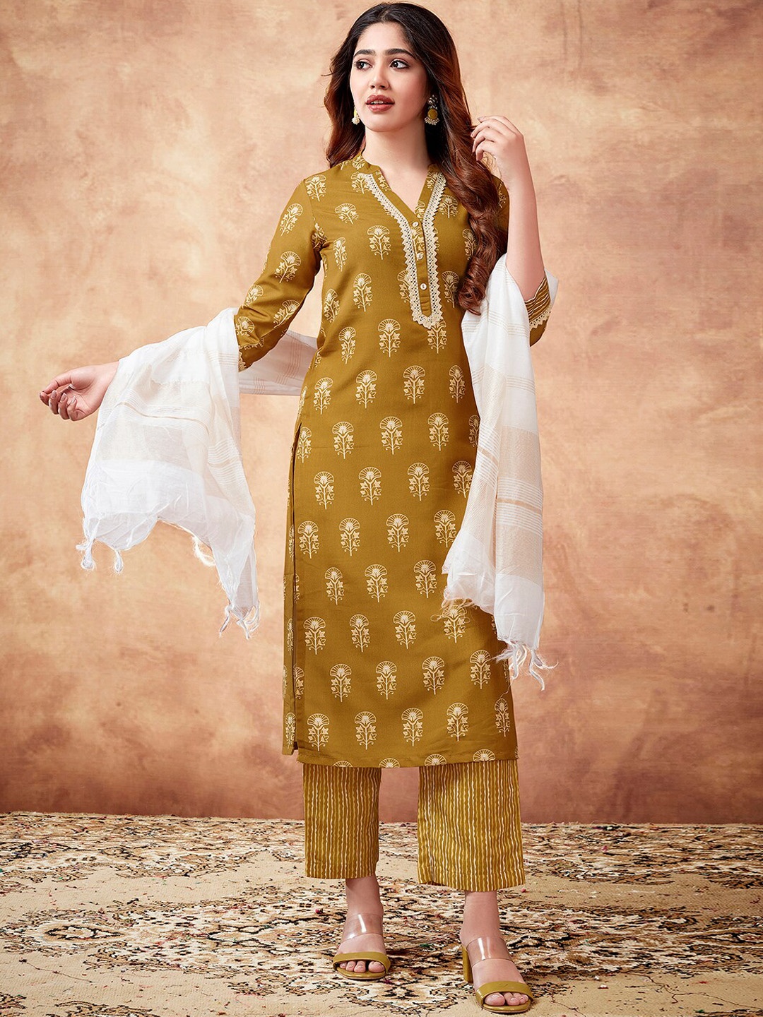 

SKYLEE Floral Printed Regular Kurta with Palazzos & With Dupatta, Yellow