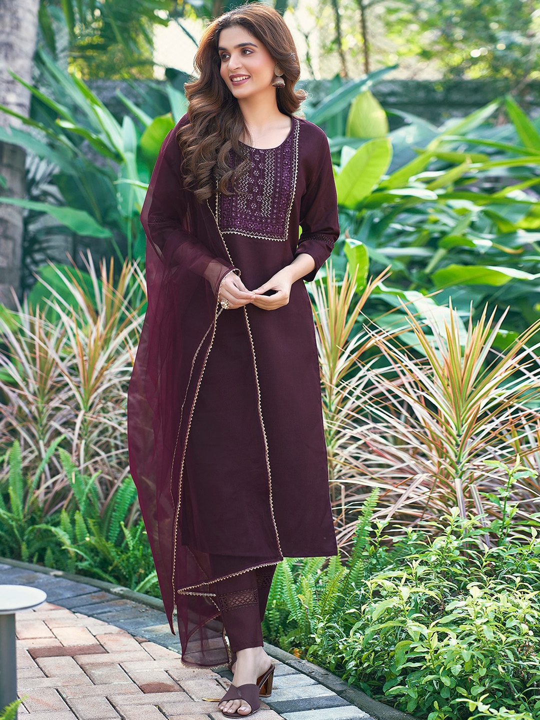 

SKYLEE Ethnic Motifs Yoke Design Regular Sequinned Kurta with Trousers & With Dupatta, Purple