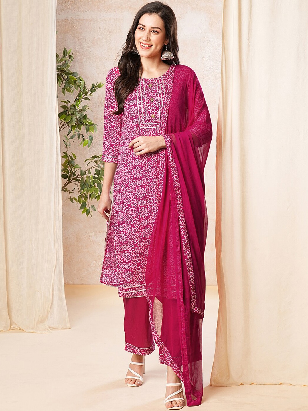 

SKYLEE Bandhani Printed Round Neck Straight Kurta with Palazzos & Dupatta, Pink