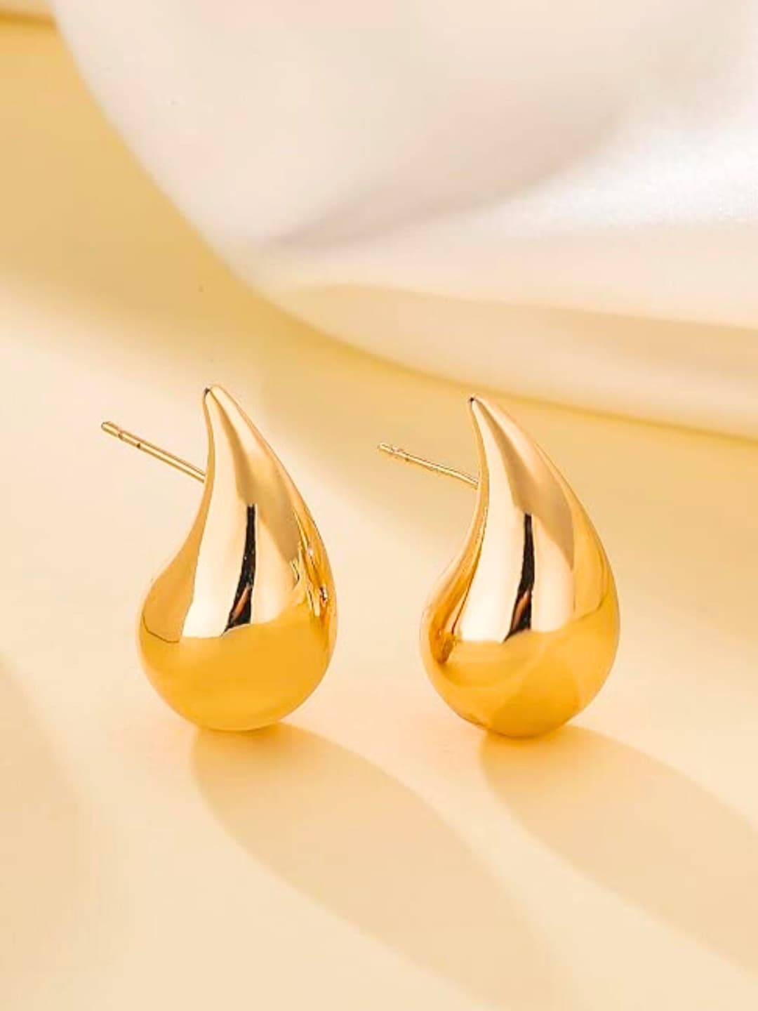 

SALVE Stainless Steel Teardrop Shaped Studs Earrings, Gold
