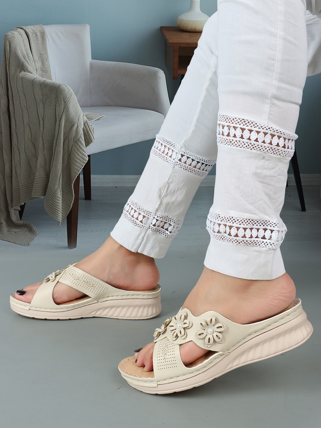 

XE Looks Textured Open Toe Flats, Cream