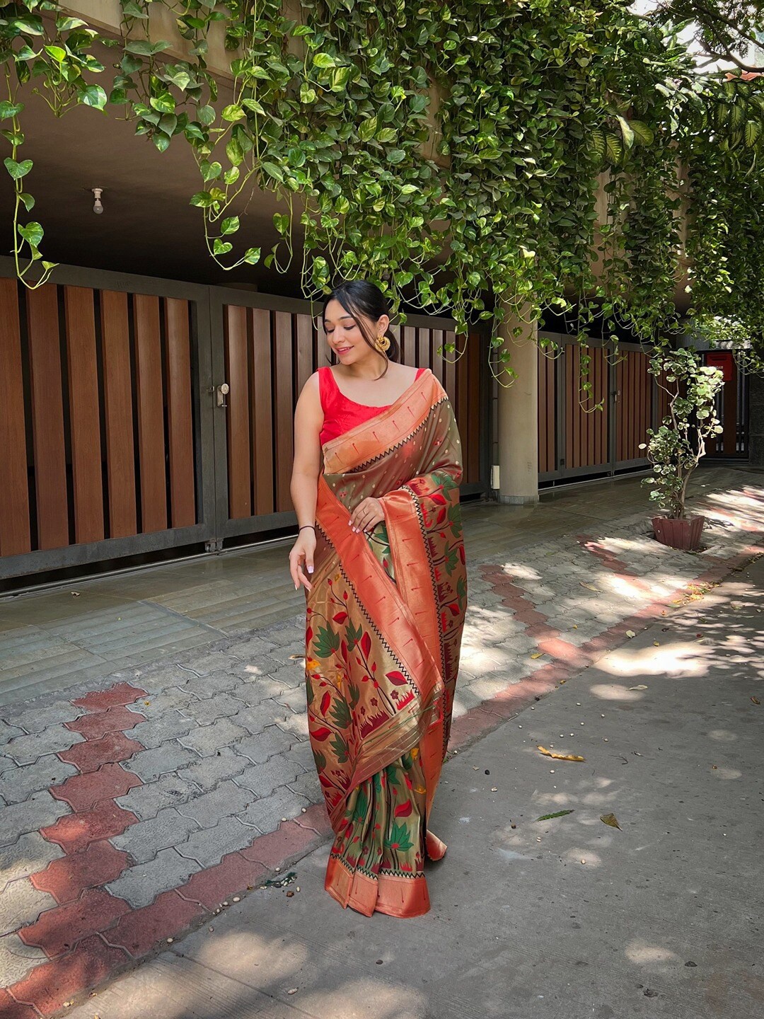 

SGF11 Woven Design Zari Art Silk Kanjeevaram Saree, Maroon