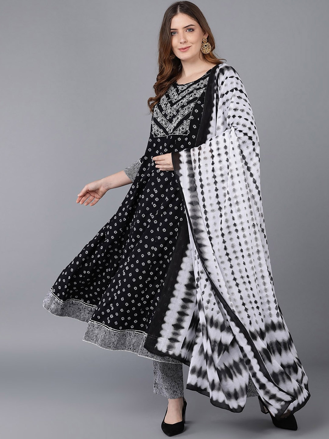 

AHIKA Bandhani Embroidered Empire Pure Cotton Kurta With Trousers & Dupatta, Black