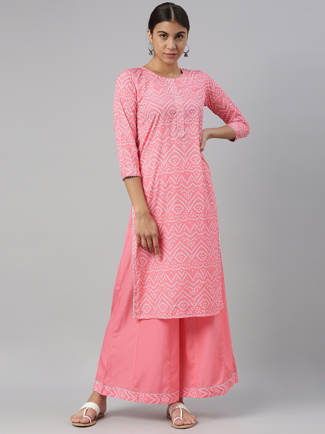 

AHIKA Coral Bandhani Printed Regular Gotta Patti Straight Kurta with Palazzos