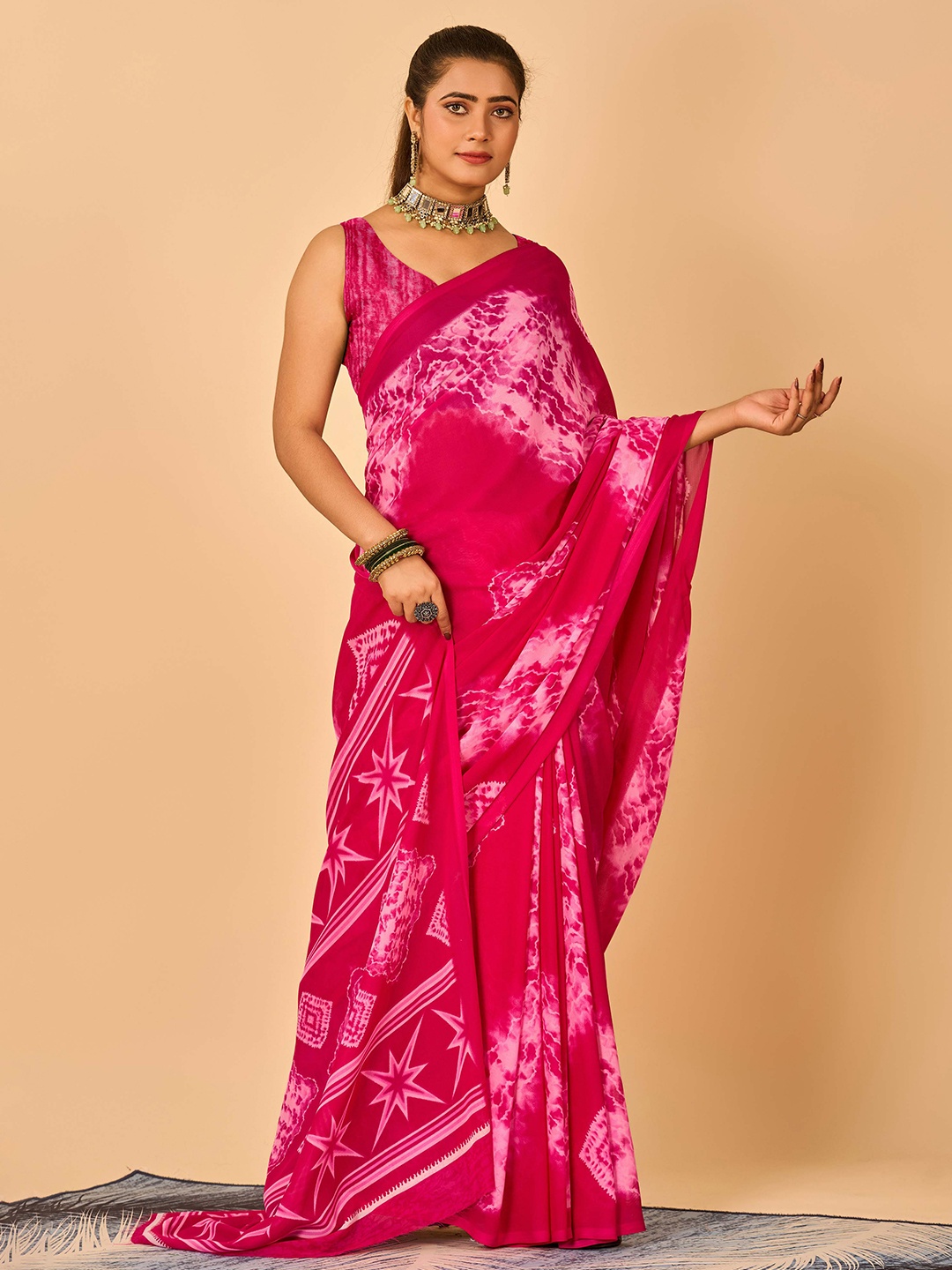 

HALFSAREE STUDIO Tie and Dye Printed Saree, Pink