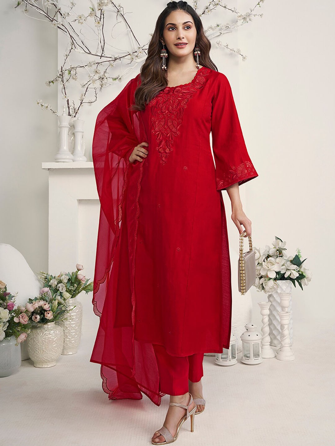 

Inddus Women Self Tone Resham Embridered Kurta Set with Scalloped Organza Dupatta, Red