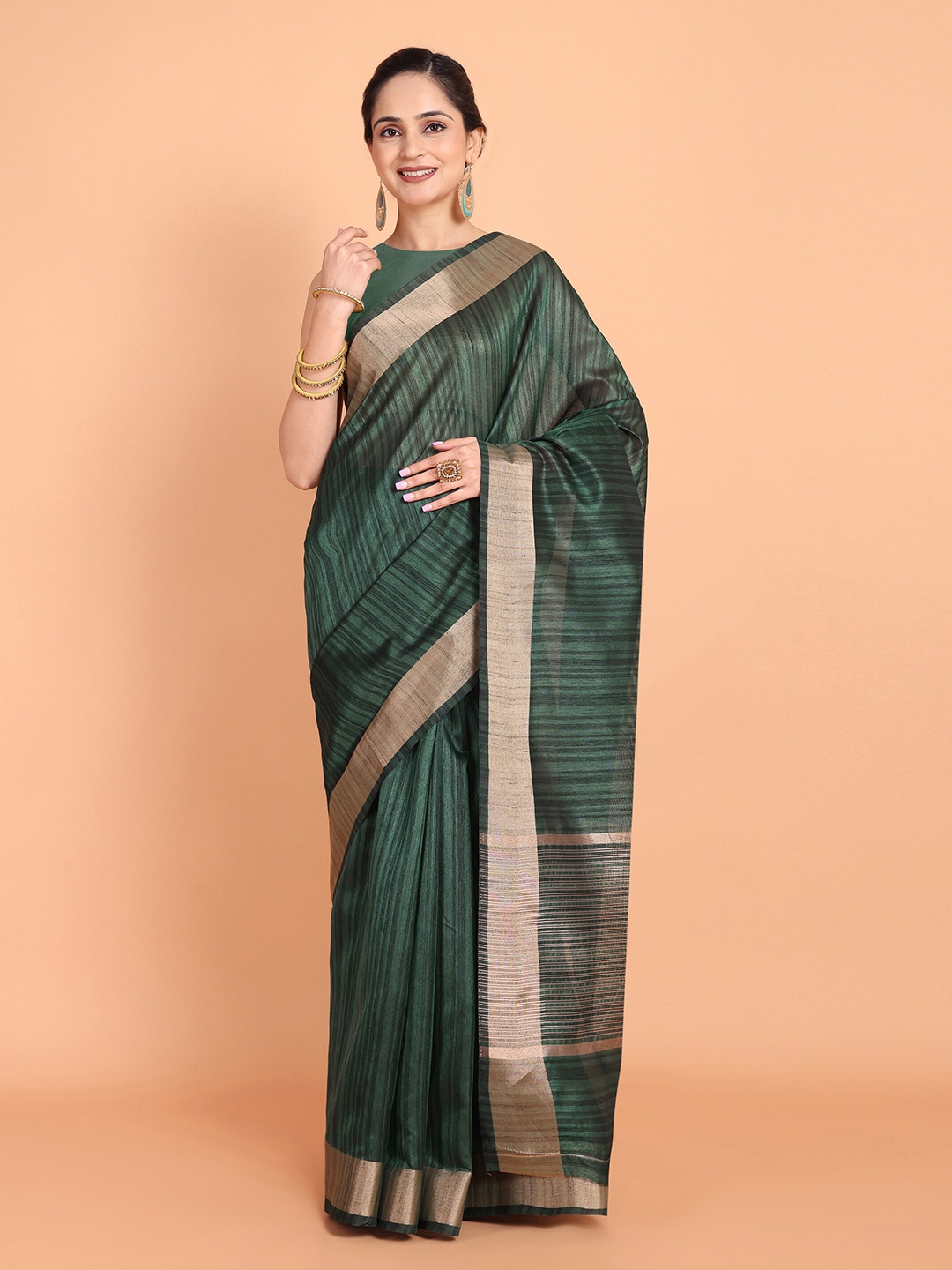 

MAGMINA Striped Zari Banarasi Saree, Green