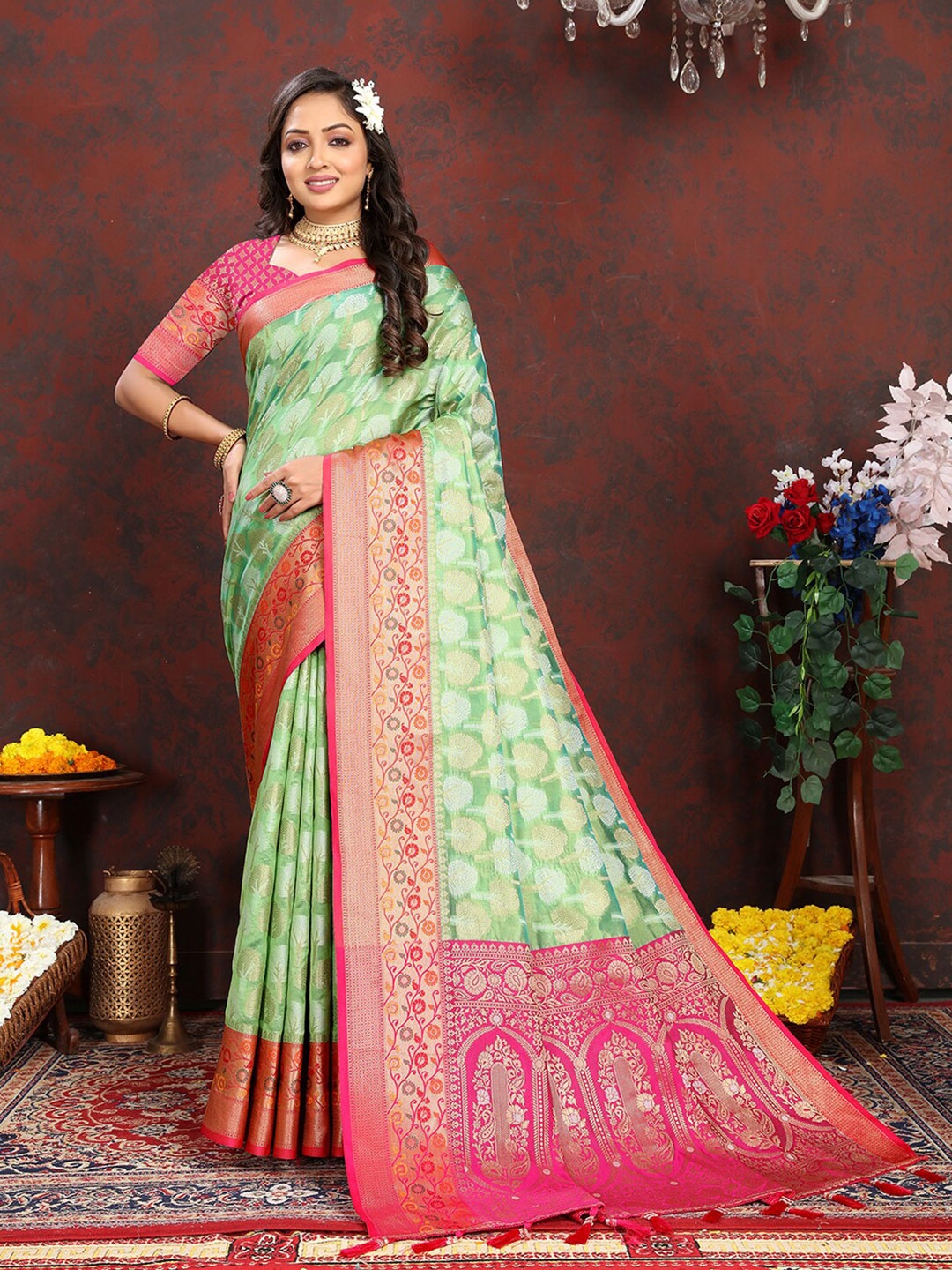 

Lookslady Floral Woven Design Zari Organza Banarasi Saree, Green
