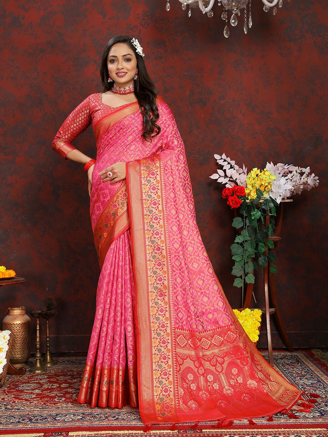 

Lookslady Ethnic Motifs Woven Design Zari Organza Banarasi Saree, Pink