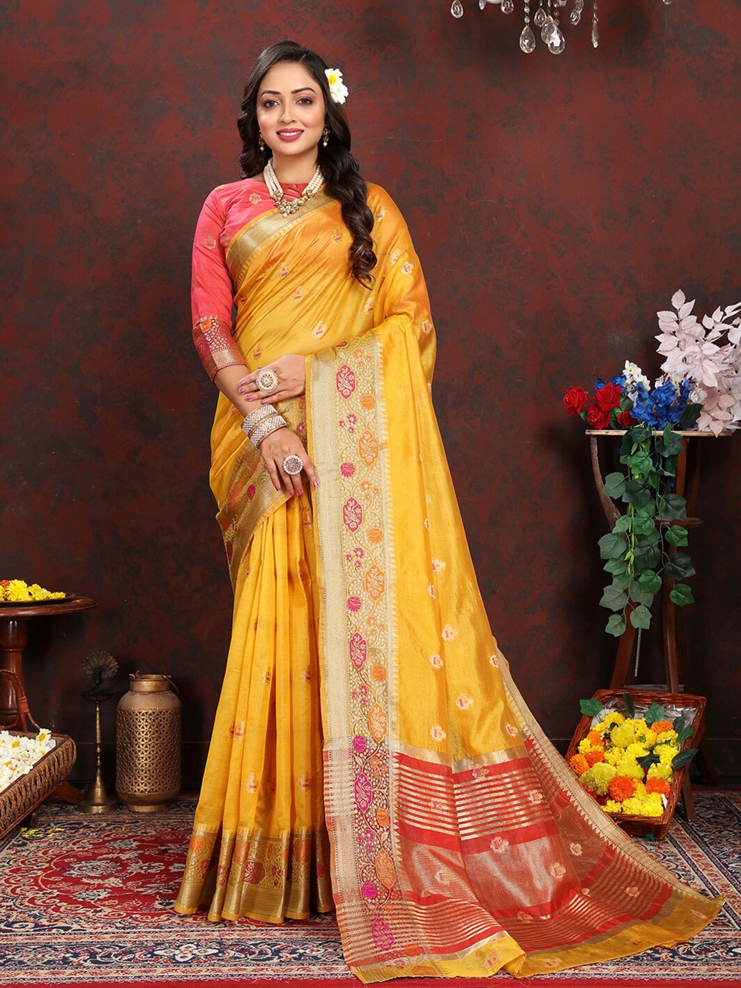 

Lookslady Ethnic Motifs Woven Design Zari Organza Banarasi Saree, Yellow
