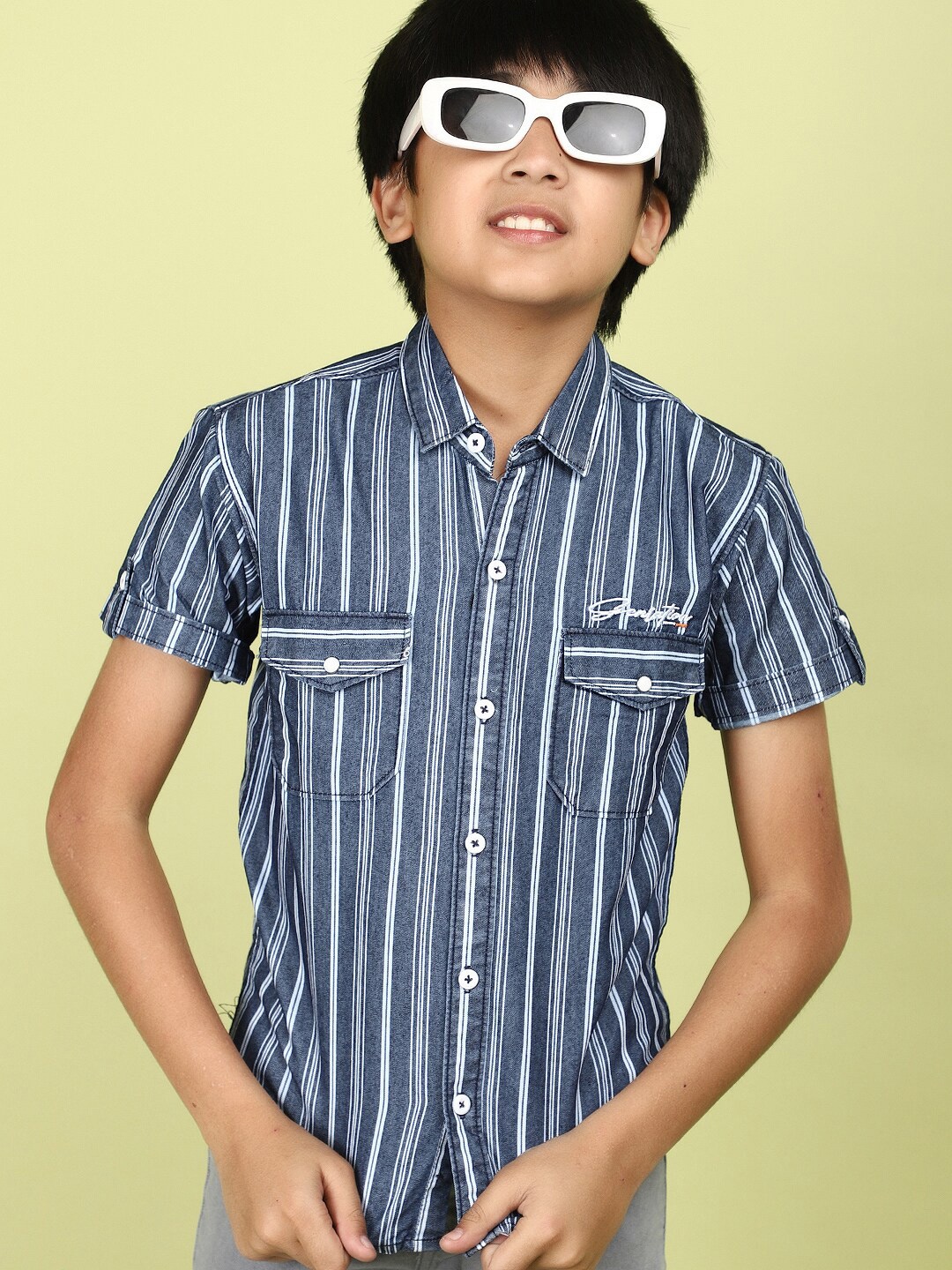 

V-Mart Boys Vertical Striped Spread Collar Roll Up Sleeves Cotton Casual Shirt, Blue